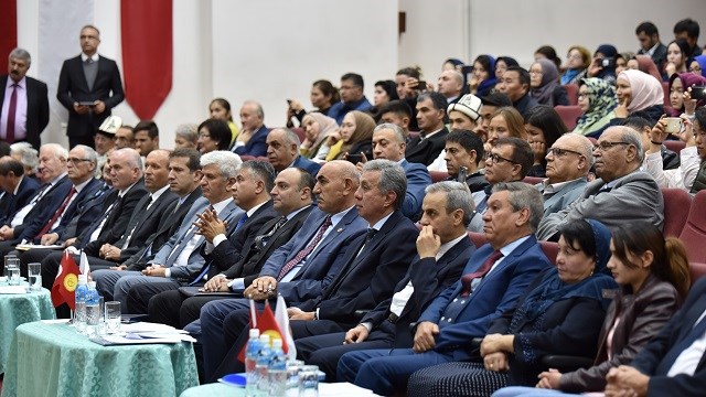 Kırgızistan'da "Mevlana Konferansı"