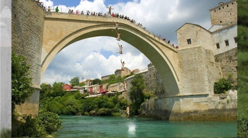 Mostar Köprüsünden sessiz atlayış
