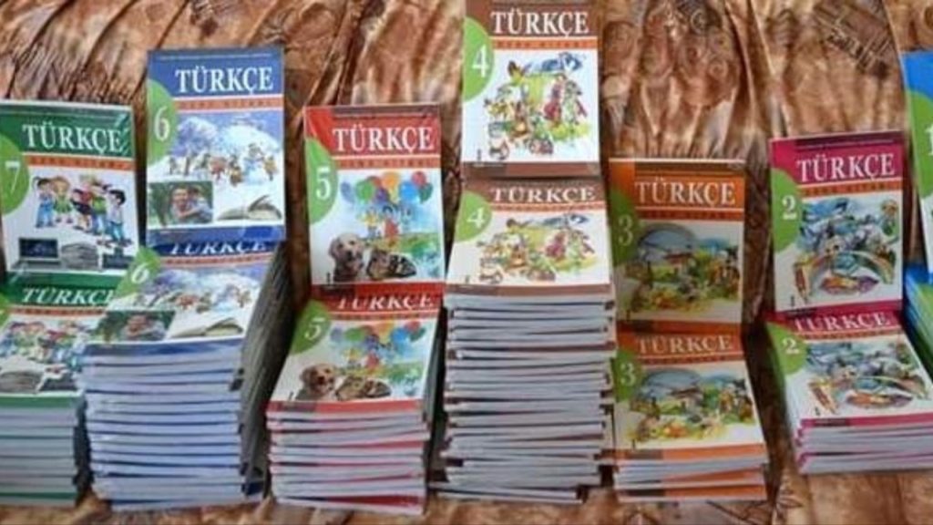 Bulgaristan'da ilk defa Eğitim Bakanlığı Türkçe ders kitabı bastı