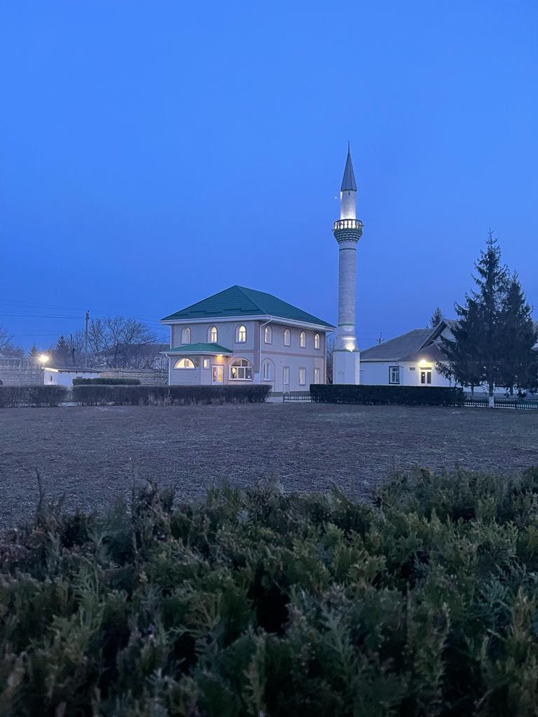 Kırım'da ilk iftar Dünya Kırım Tatar Derneği tarafından Qalay Medresesinde verildi