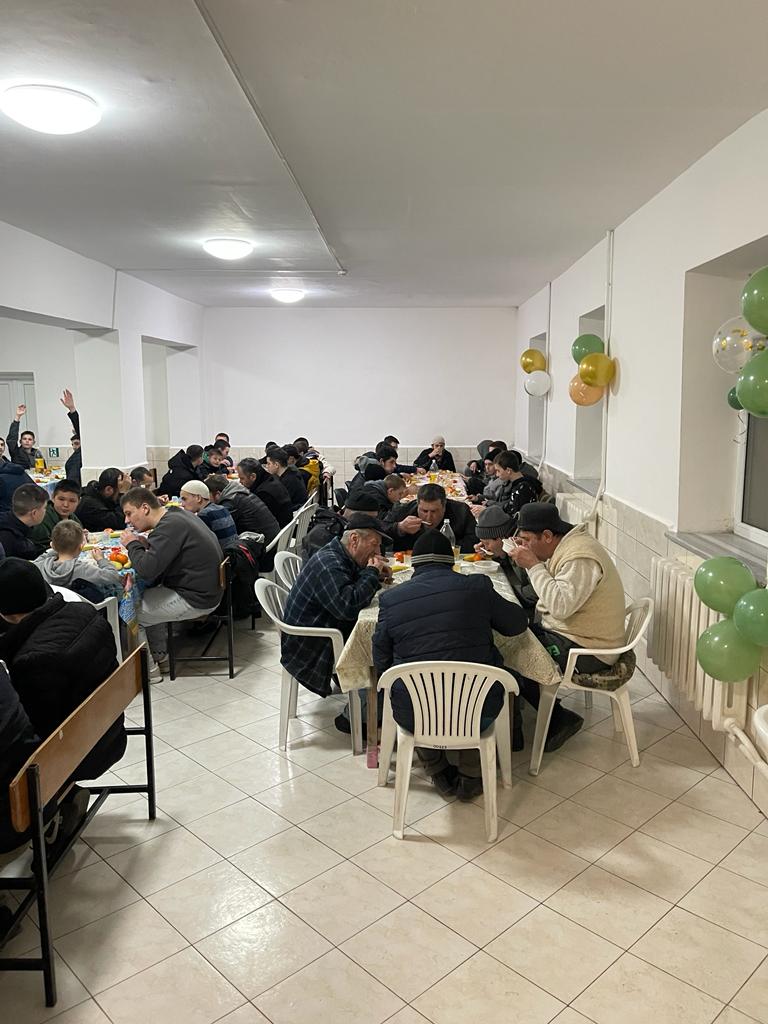 Kırım'da ilk iftar Dünya Kırım Tatar Derneği tarafından Qalay Medresesinde verildi
