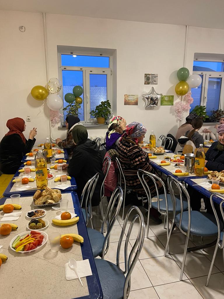 Ramazanın ilk günü Kırımda ilk iftar Dünya Kırım Tatar Derneği tarafından Canköy, Qalay Medresesinde verildi.