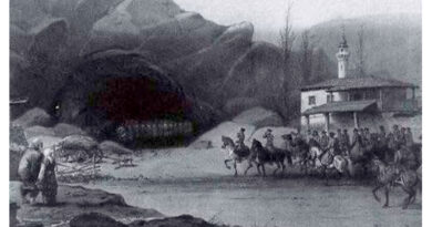 Balaklava kalede Camii. 1666-1667 Balık bolluğundan "Tatar halkının Balıklavadaki Caminin iki mihrap vardır, Bir cami ve iki yüz ev vardır, kiremitli ve çoğu ahşaptan inşa edilmiştir küçük bir oda, küçük Han ve seksen dükkan var.. - Seyahatname, Kırım Kitabı ve komşu alanda "dan alıntı" "1666-1667 Evliya Çelebi.